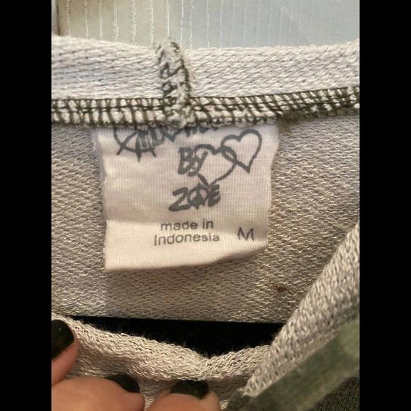 T2Love Girls Camoflauge Hooded Sweatshirt W Stars Size Medium 8-12 Retail $70 - Picture 3 of 5